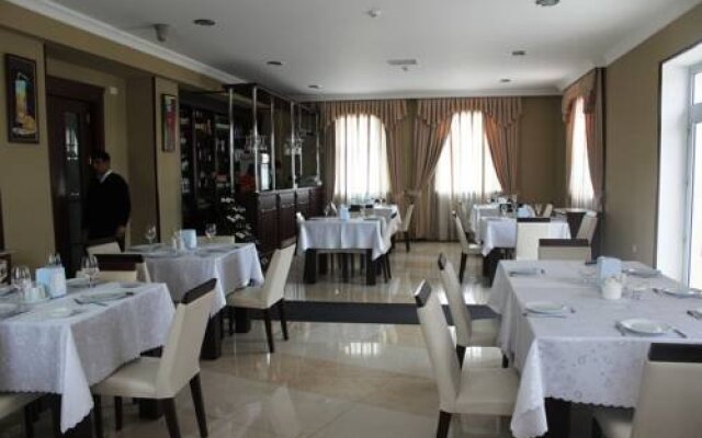 Vilesh Palace Hotel