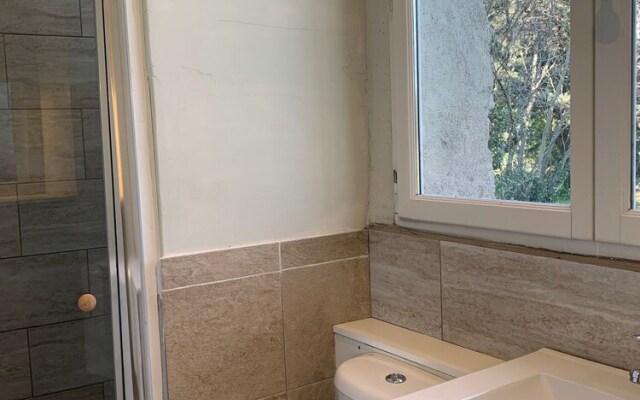 Beautiful Rustic Farmhouse Apartment With Pool