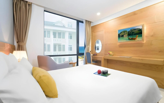 Sunny Ocean Hotel & Spa