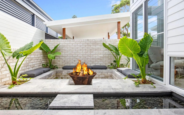 Unwind - Pet Friendly - 1 Min Walk to Beach