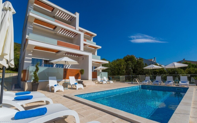 Beautiful Villa Apartment With Swimming Pool and Sea View