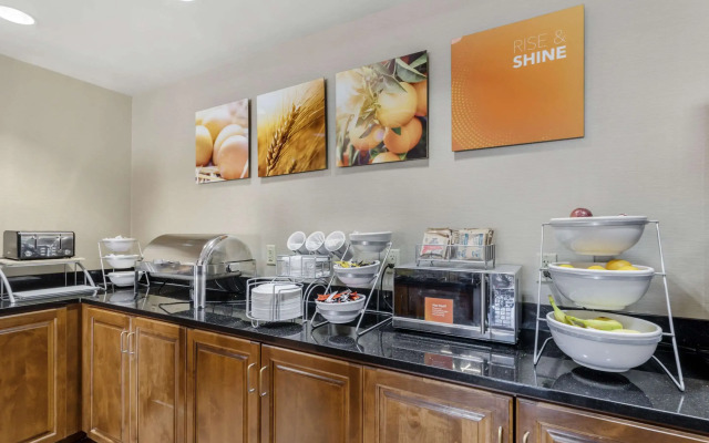 Comfort Suites East