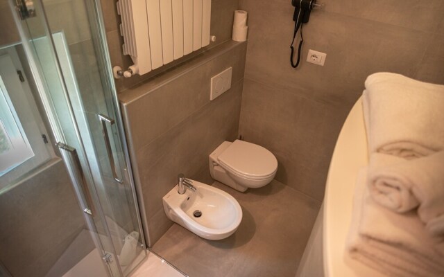 Topaz Apt City Center