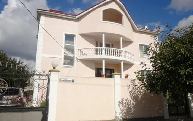 Mini Hotel Artsah Leto