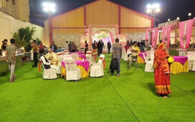 Hotel Vibrant Lawn And Banquet