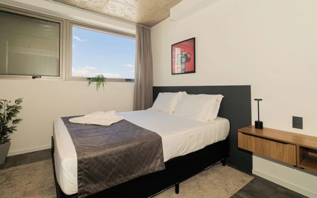 Duplex com piscina e academia