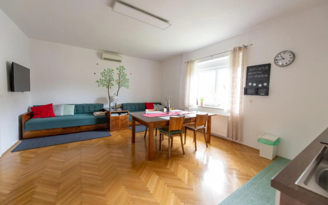 Sunny Villa Apartments