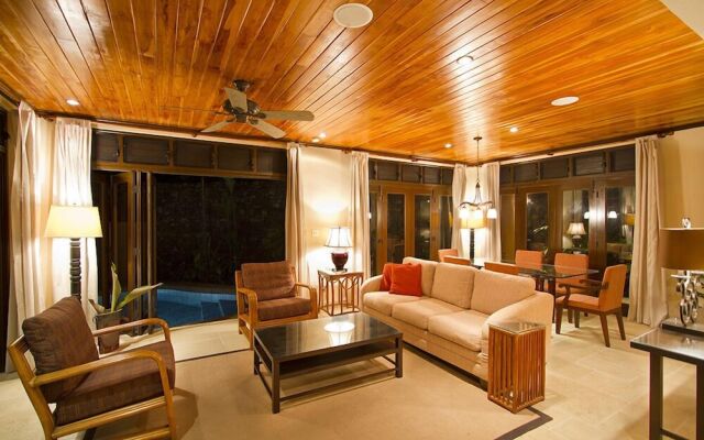 Jet Luxury at Langosta BeachResortVillas