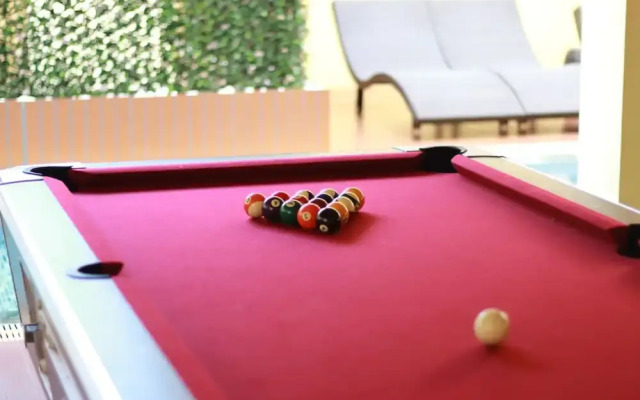 siri grand bangkok hotel