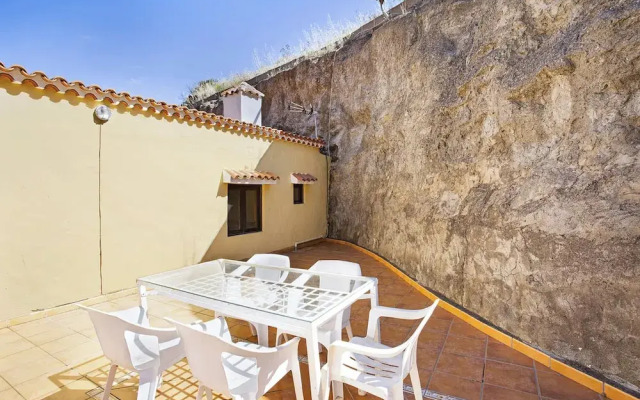 Seaside Bliss Villa in Fagajesto