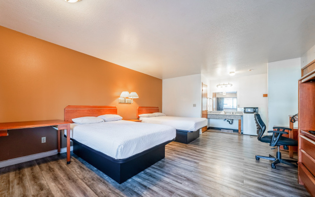 Rama Inn Motel and RV Park