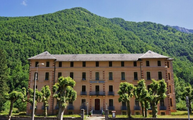 Logement n202 4pers face aux Thermes