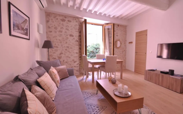 Picasso Apartments