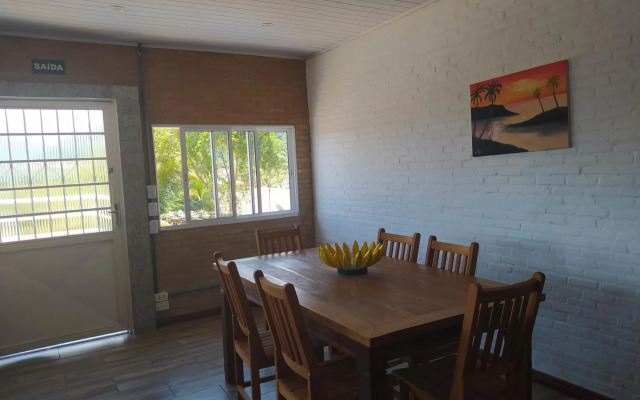 Cobertura na Enseada a 80 m da areia