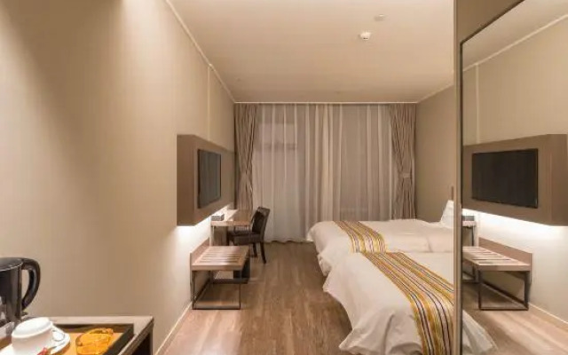 Home Inn Plus (Harbin Central Street)