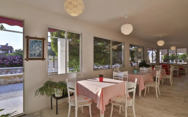 Kiraz Otel Alacati