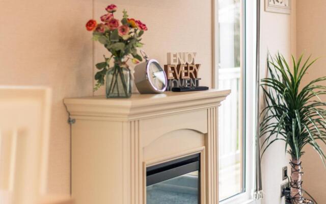 Juniper Lodge with Hot Tub