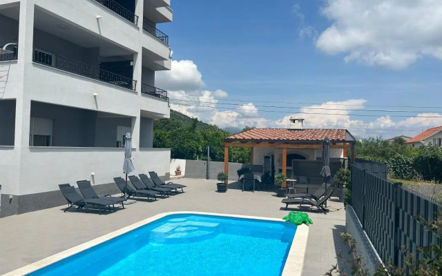 Villa Apartments AA 1