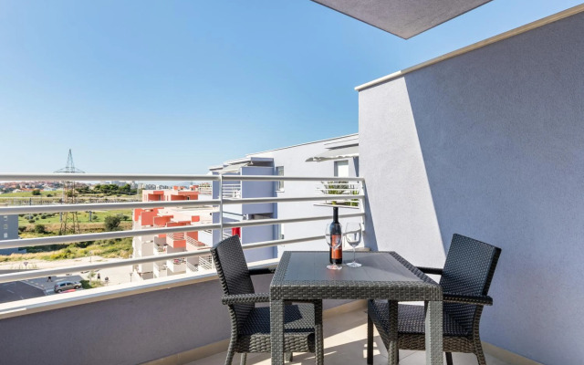 Apartment Diva, a nice condo with free parking