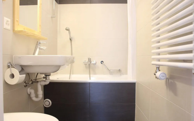 Central & Cozy - Rainbow A