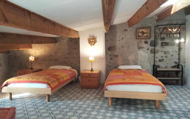 Maison de caractère face à l abbaye de lagrasse