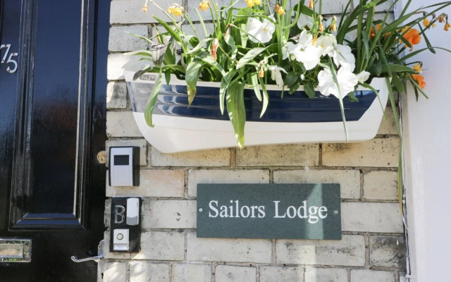 Sailors Lodge