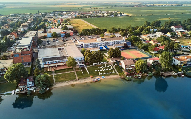 Hotel Senec Lake Resort
