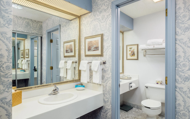 The Farmington Inn & Suites