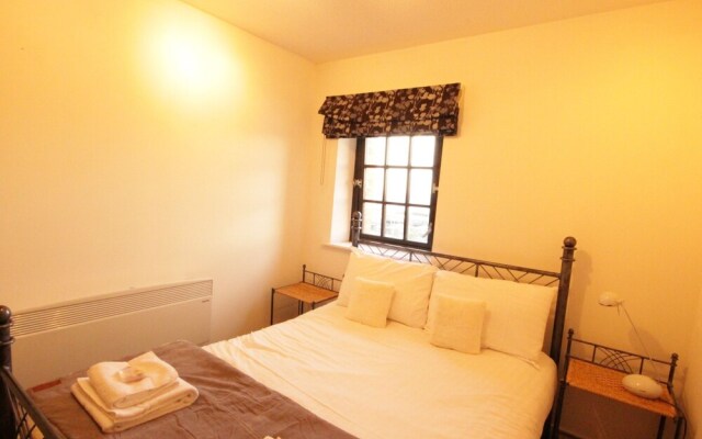 Marina Humber View Apartment
