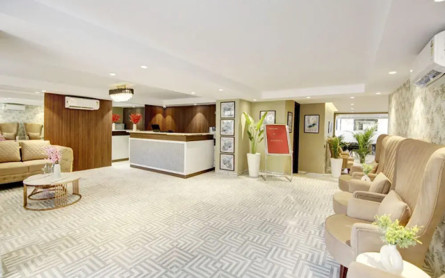 Saltstayz Premier – Galleria Market Road & Sector 27