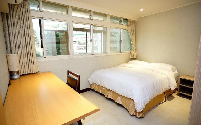 Urban Chic Inn