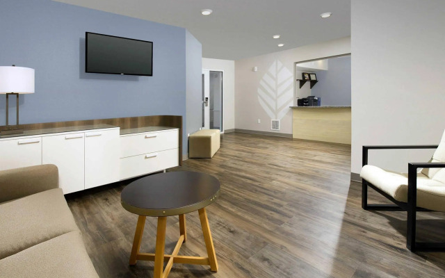 WoodSpring Suites Chicago Darien