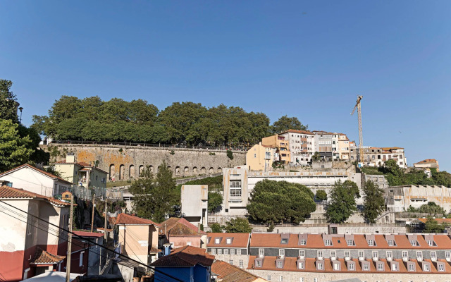 Superb Flat w/ Balcony and AC by LovelyStay