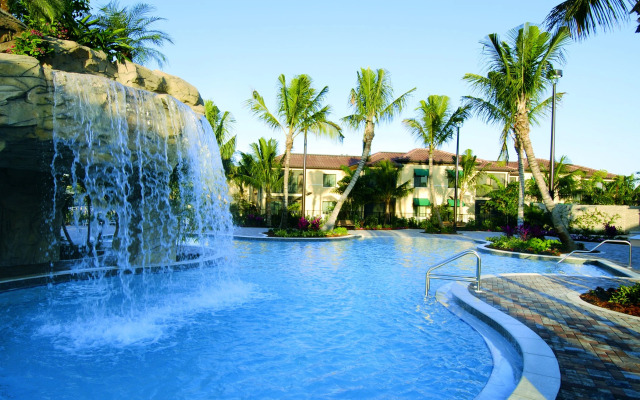 Naples Bay Resort & Marina