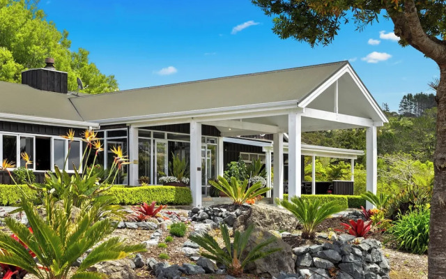 Woodhouse Mountain Lodge