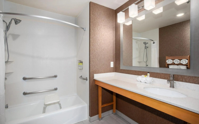 Holiday Inn Express Monterey-Cannery Row by IHG