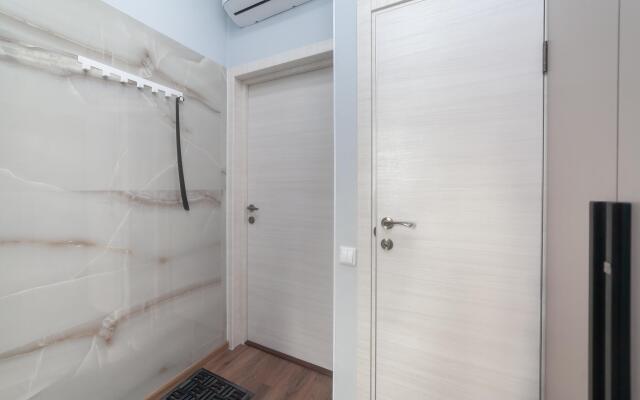 Санди на улице  Корабельная