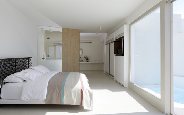 Alti Santorini Suites