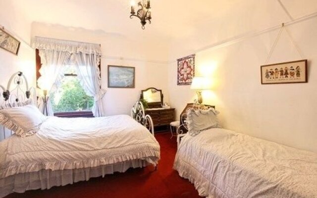 Darling House B & B