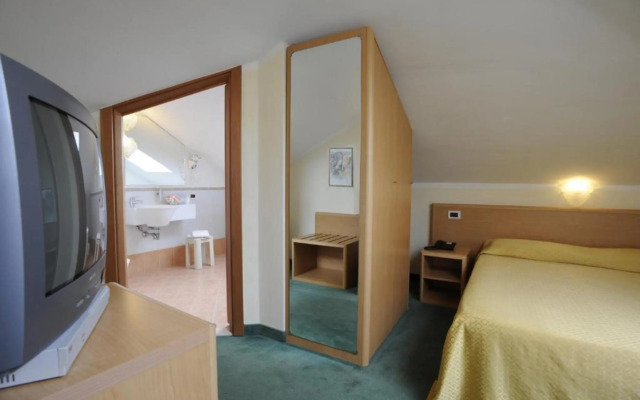 Russo Palace Hotel