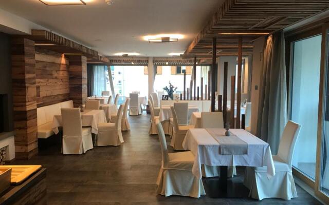 Dolomeet Boutique Hotel