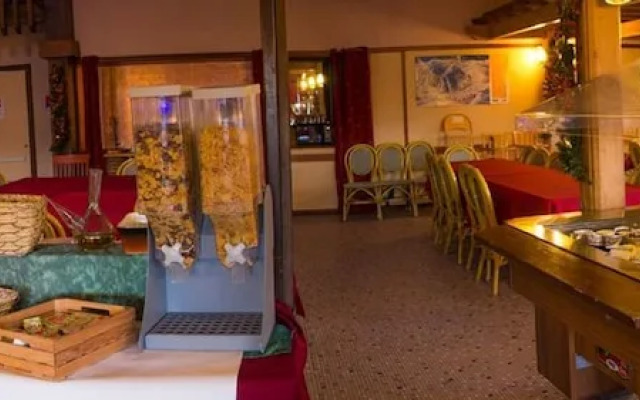 Village Club Yravals