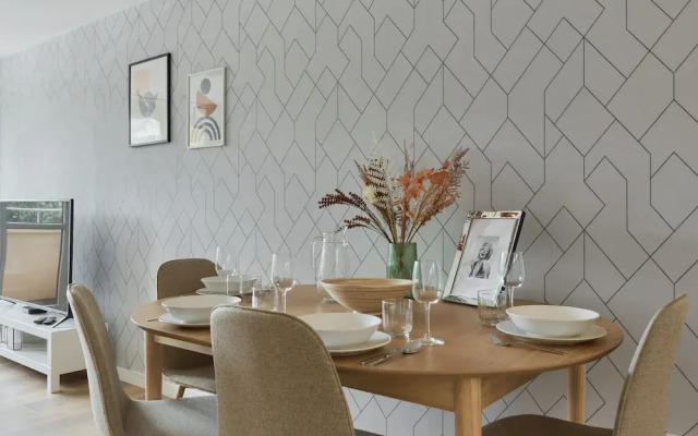 Bright & Stylish Gajowicka by Renters