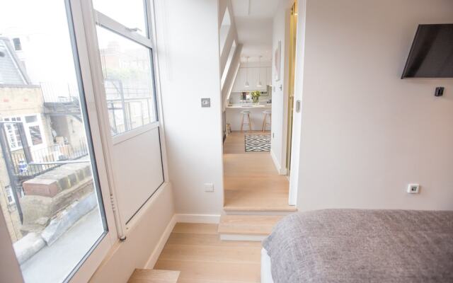 Stylish Rooftop Flat on Kensington High Street