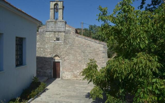 Stone Countryhouse Paliama by the River in s Crete