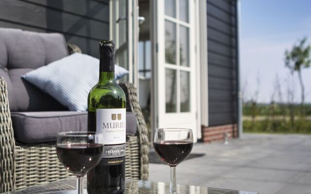 Holiday Home in Wissenkerke With Garden