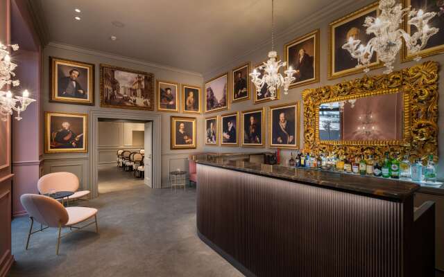 World Hotel Casati 18