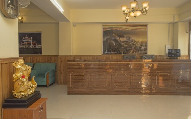 Oyo 24942 Hotel Lhasa