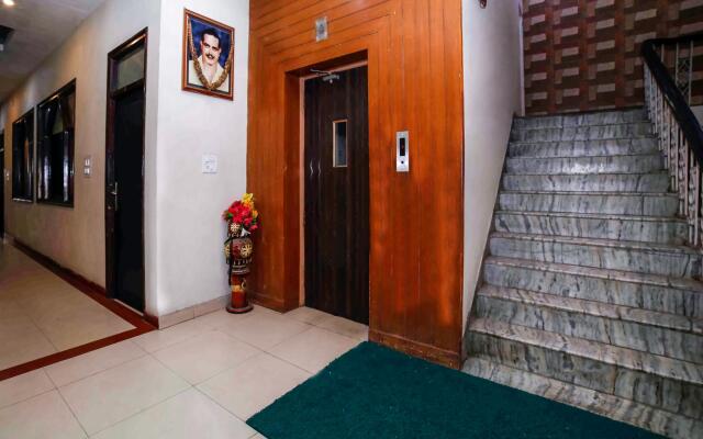 OYO 28071 Hotel Prakash Regency