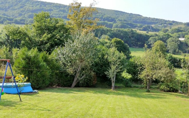 Chalet in Saint-Jean-de-Vaulx with Mountain View